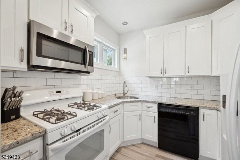 36 Phoenix Ave Apt A #A - Photo 7 of 19