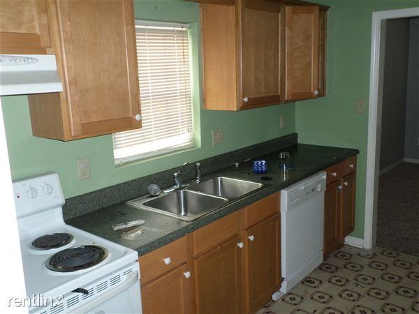 8655 Loomis Rd - Photo 3 of 8