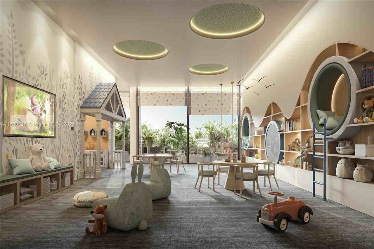 1776 Polk St #1511 - Photo 6 of 13