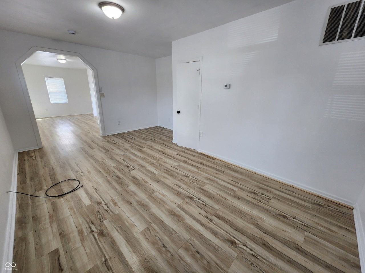 2531 E 10th St Apt C - Photo 3 of 21