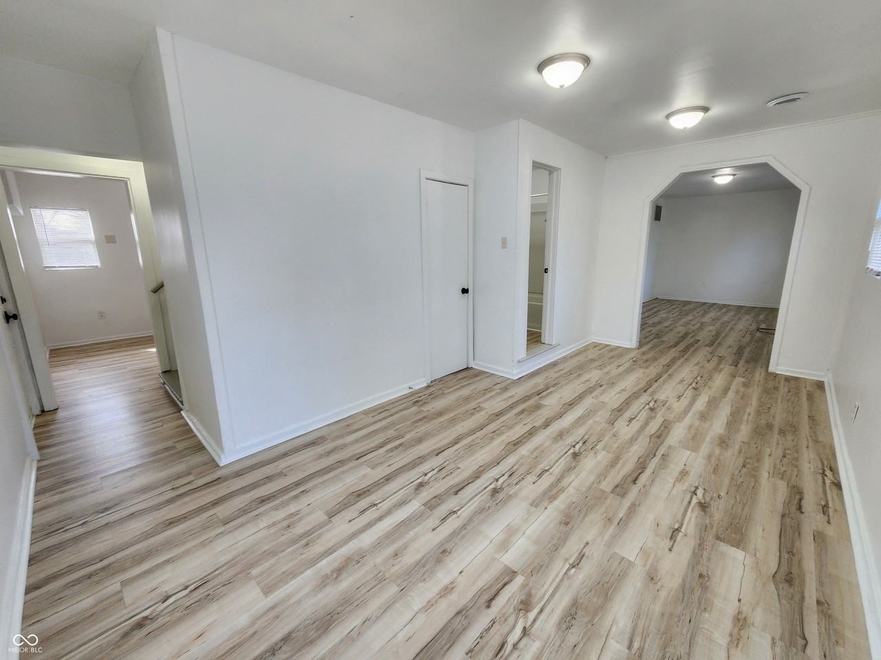 2531 E 10th St Apt C - Photo 6 of 21