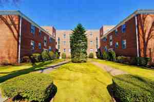 featured image of 33 E Grand St #B3C