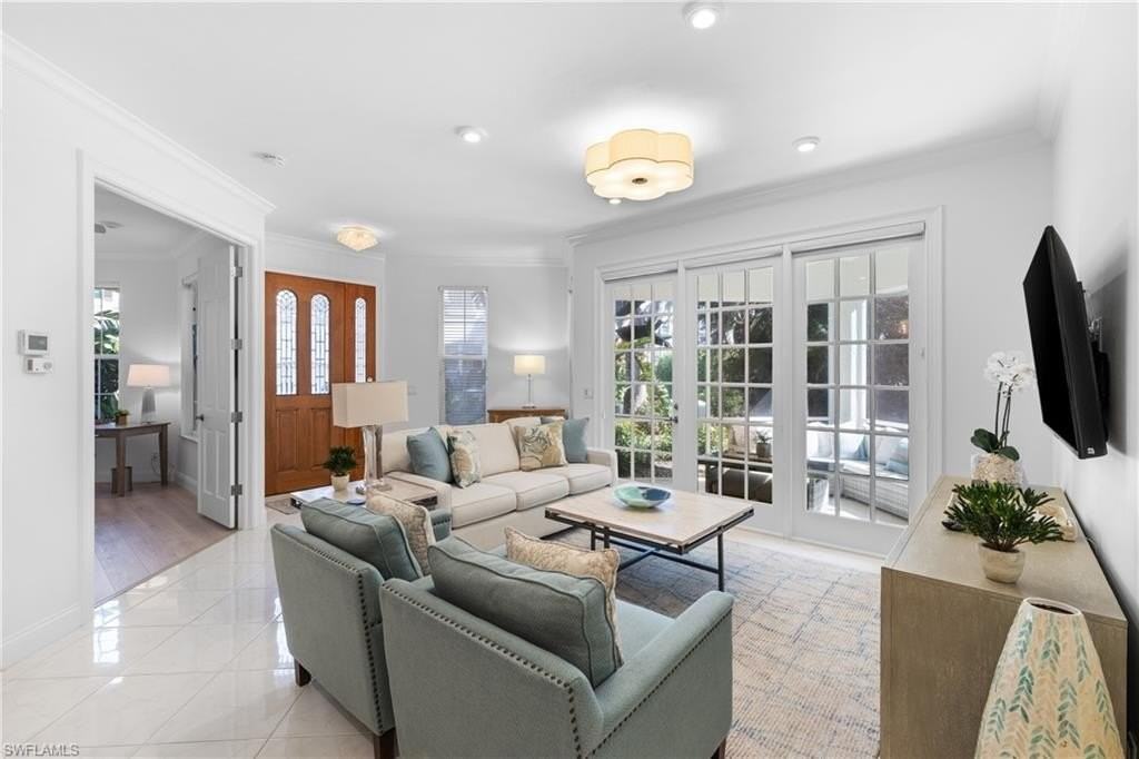 193 Colonade Circle #1506 - Photo 5 of 24