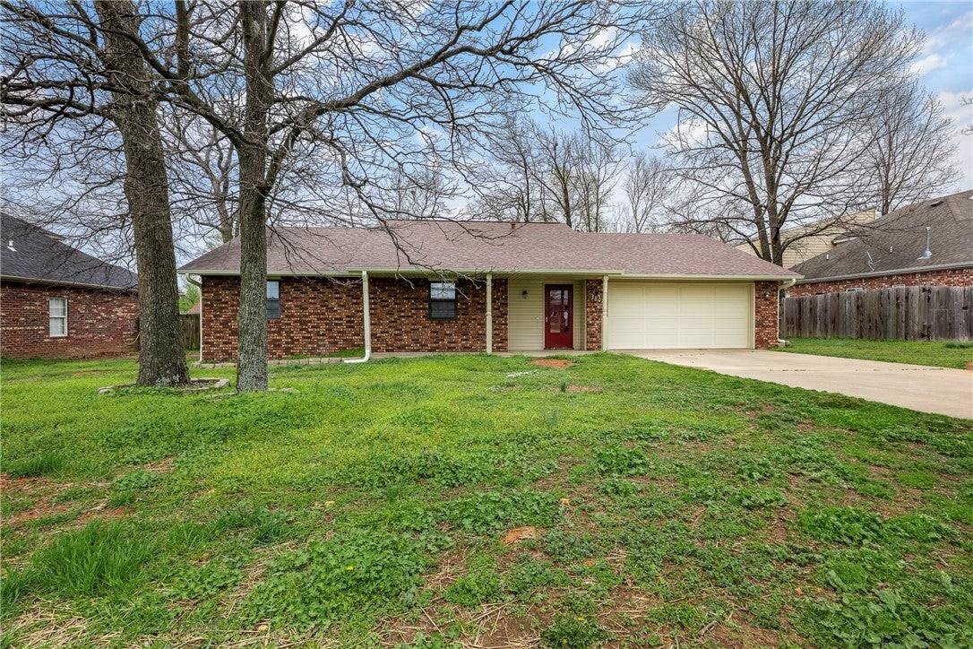 3807 W Olive St - Photo 2 of 24