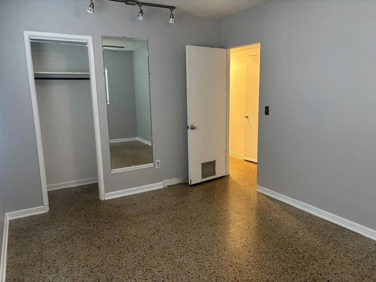 2619 Ambergate Rd - Photo 7 of 12