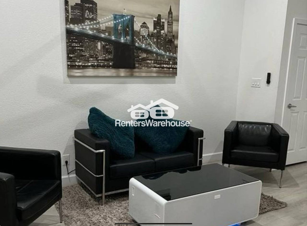 2934 N 22nd Pl - Photo 3 of 14