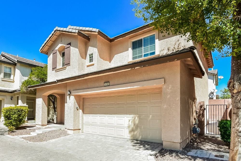 1152 Maple Pines Ave - Photo 4 of 17