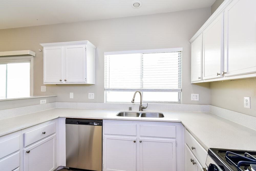 1152 Maple Pines Ave - Photo 7 of 17