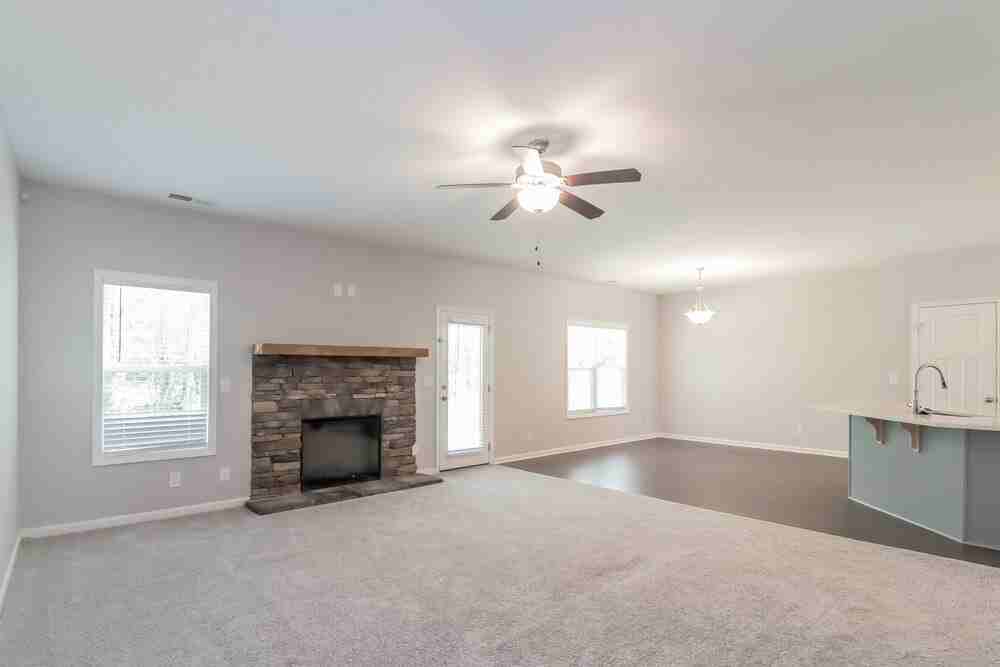 216 Shelton Cir - Photo 7 of 20