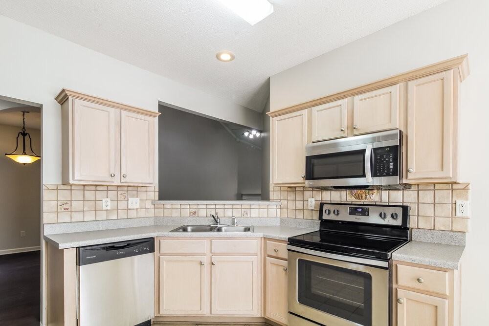 7510 Bakers Glenn Ln - Photo 7 of 17