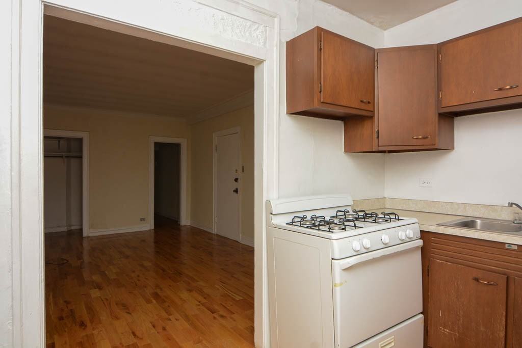 1347 N Dearborn St #603 - Photo 6 of 20