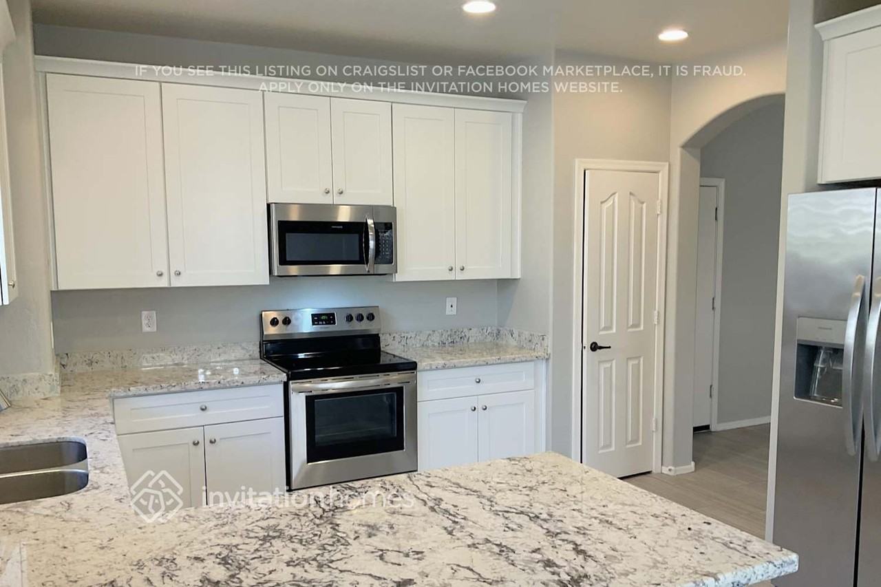 2388 W Dusty Wren Dr - Photo 4 of 21