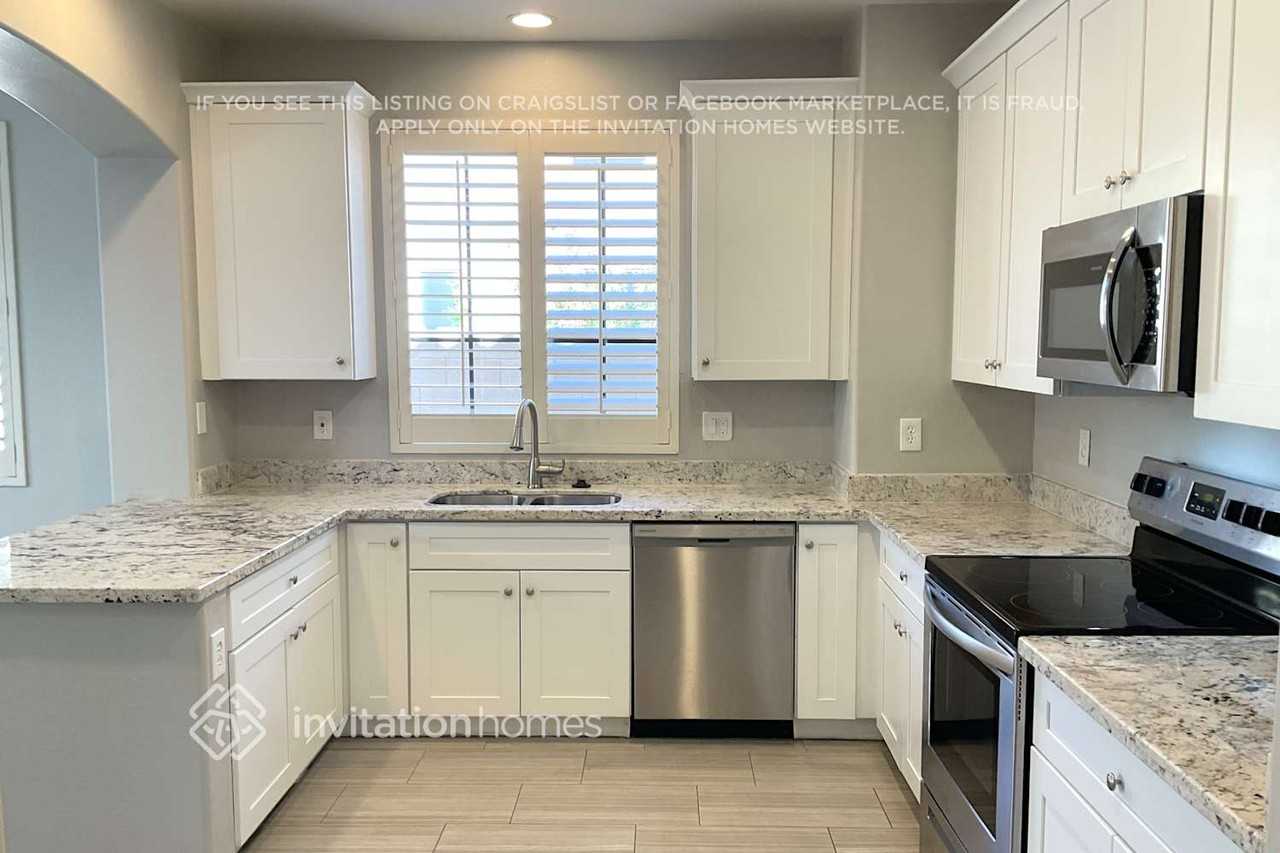 2388 W Dusty Wren Dr - Photo 5 of 21