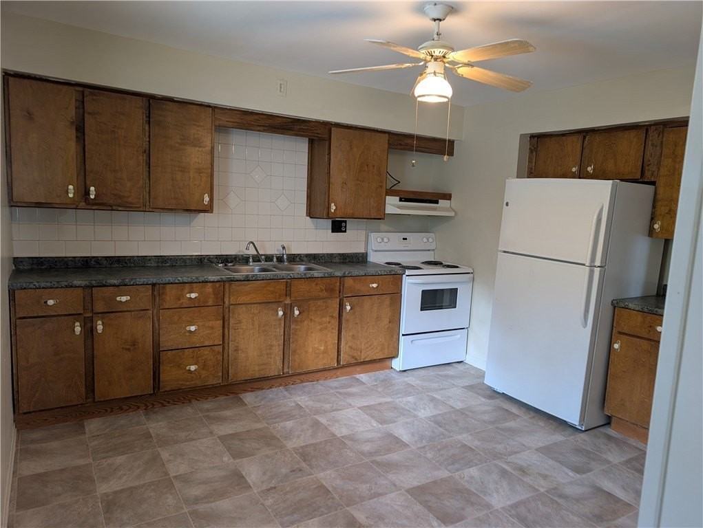 623 Conrad Ave - Photo 3 of 10