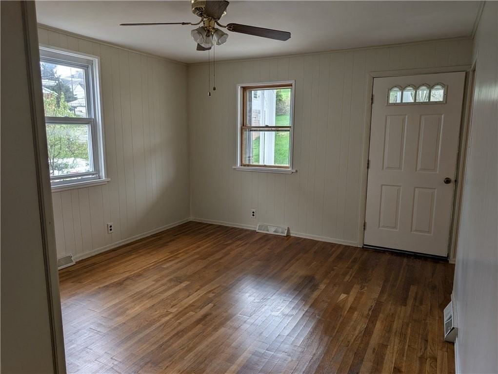 623 Conrad Ave - Photo 5 of 10