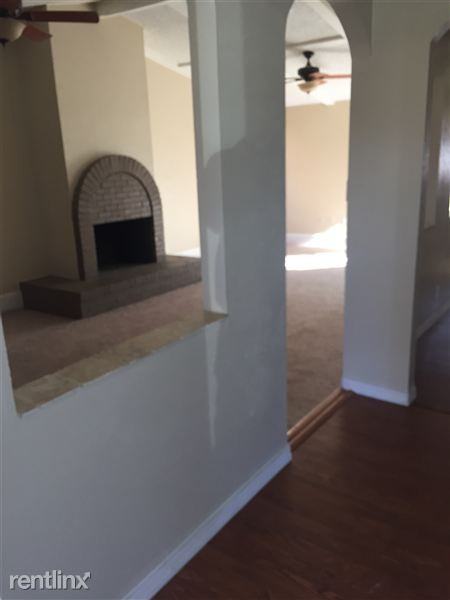1820 Bolingbroke Pl - Photo 2 of 17