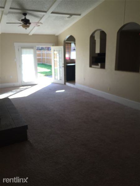 1820 Bolingbroke Pl - Photo 3 of 17