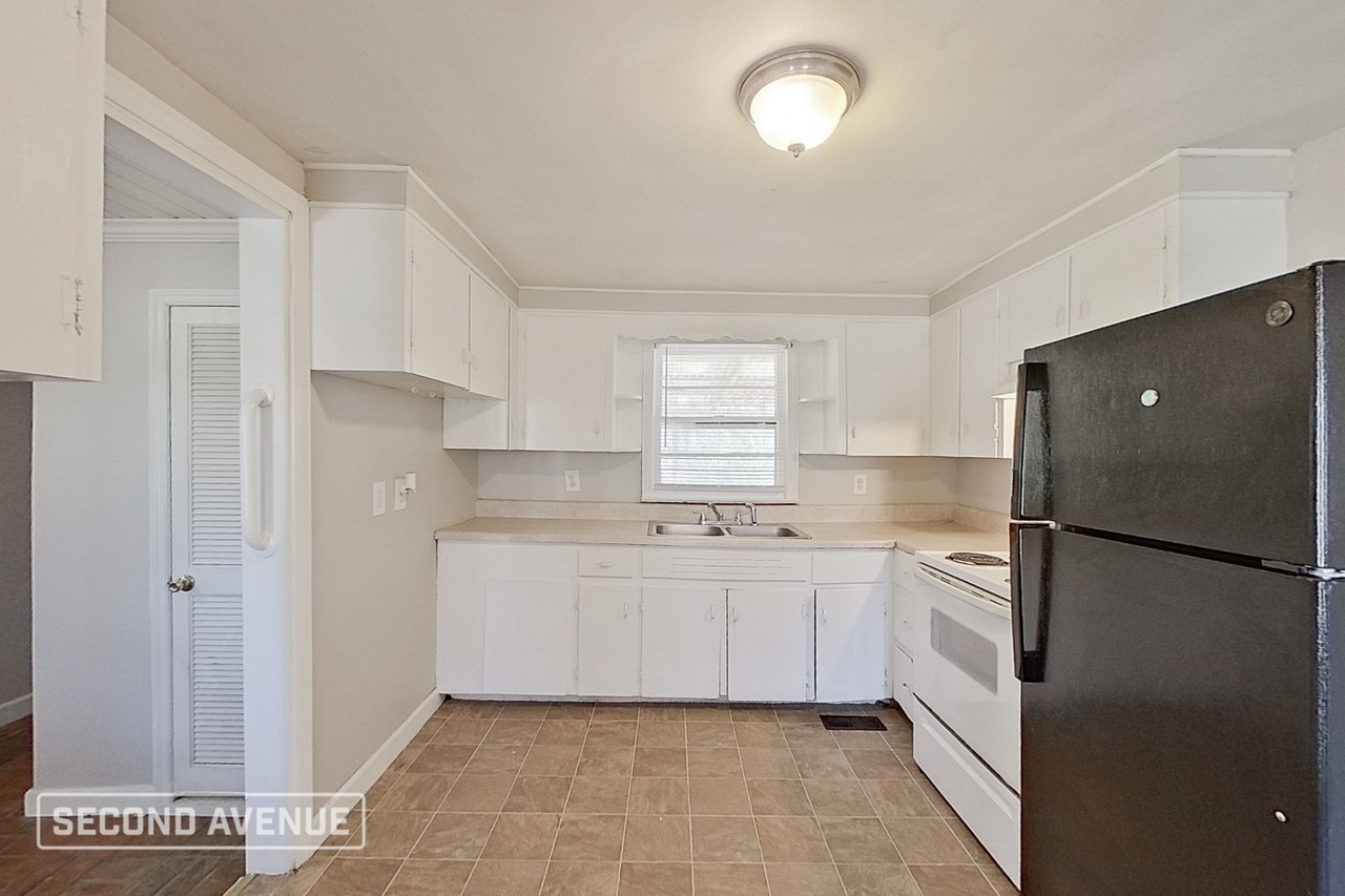 615 Park Rd - Photo 2 of 25
