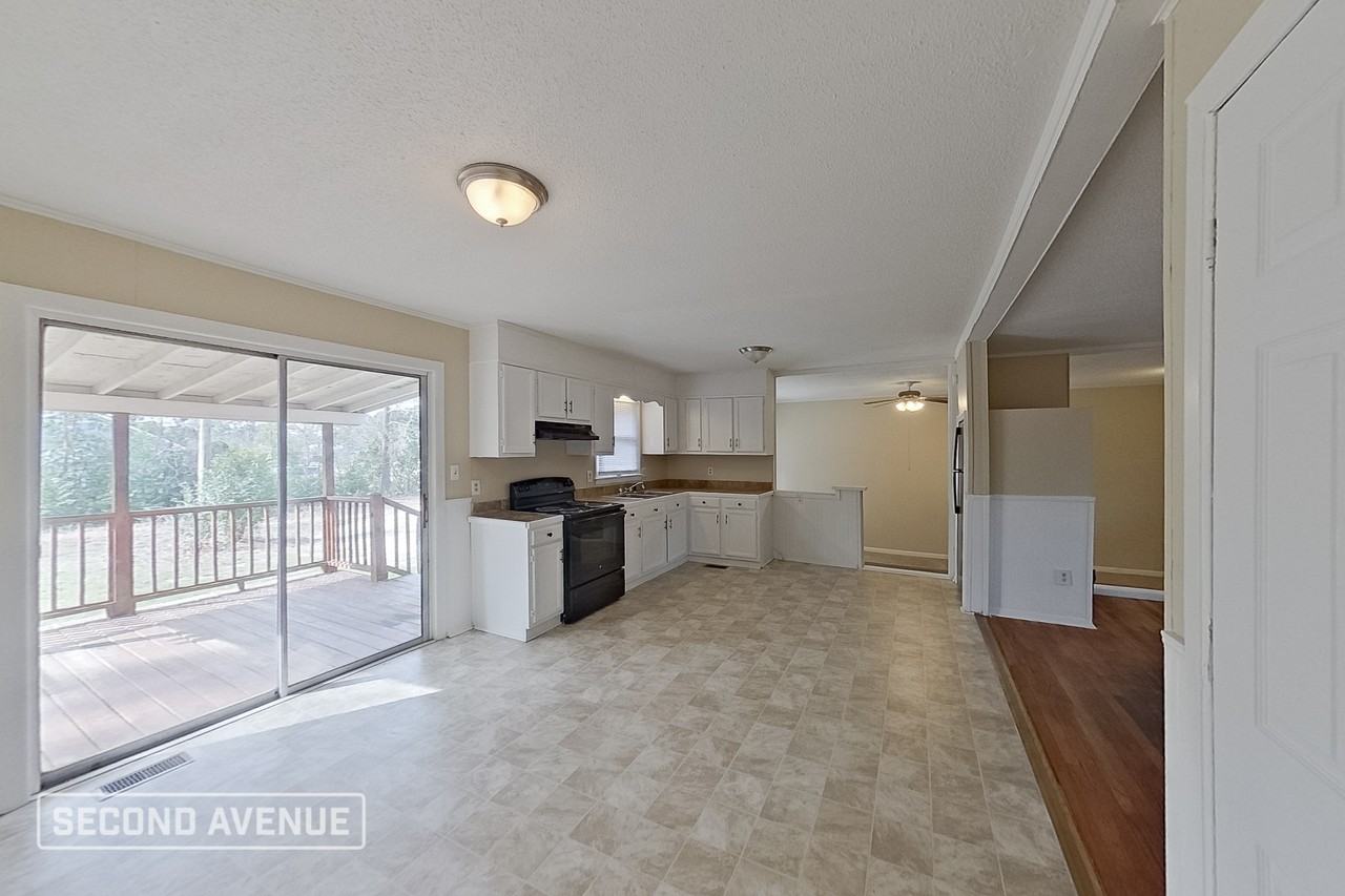 6047 Lexington Dr - Photo 7 of 27