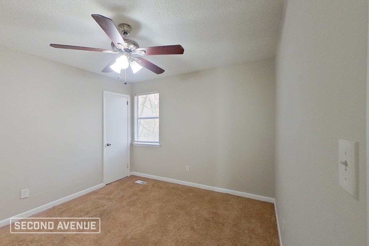 5764 Desoto Dr - Photo 7 of 20