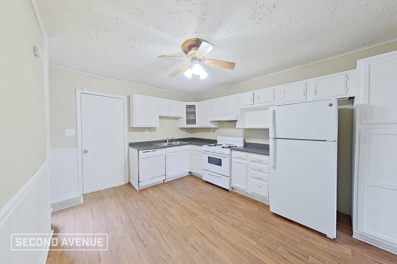 1625 S Union St - Photo 7 of 32