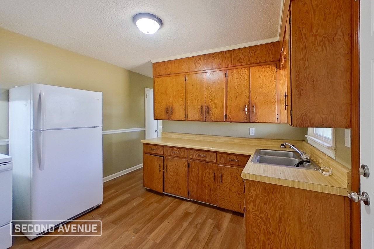 2328 3rd St Ne - Photo 7 of 25