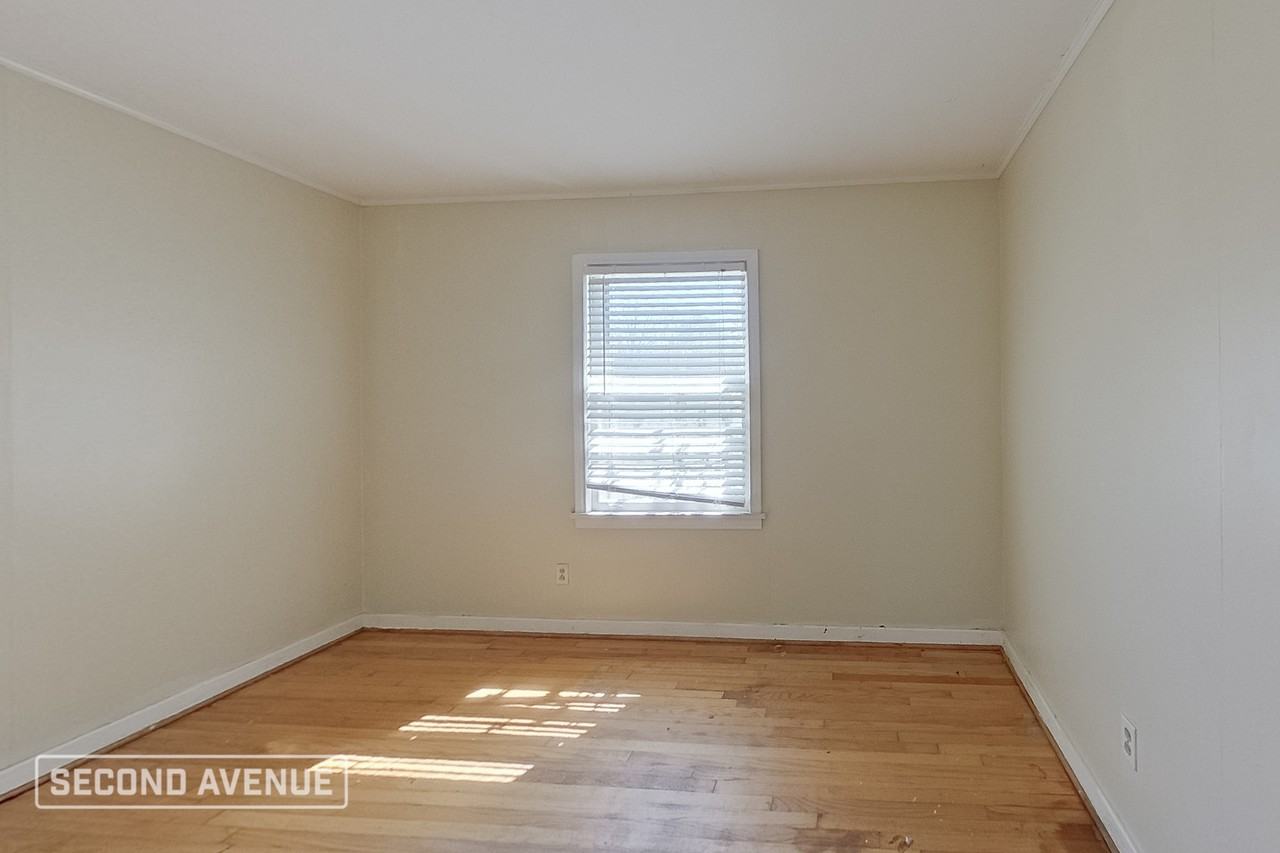 1036 Broadmoor Dr - Photo 7 of 25