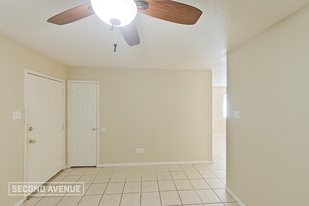 1835 Wren Dr - Photo 2 of 16
