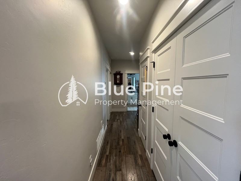 1885 Mesa Canyon Dr - Photo 4 of 35
