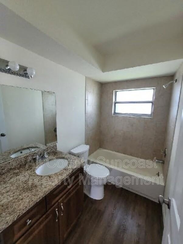 7450 35th St N #903 - Photo 5 of 9