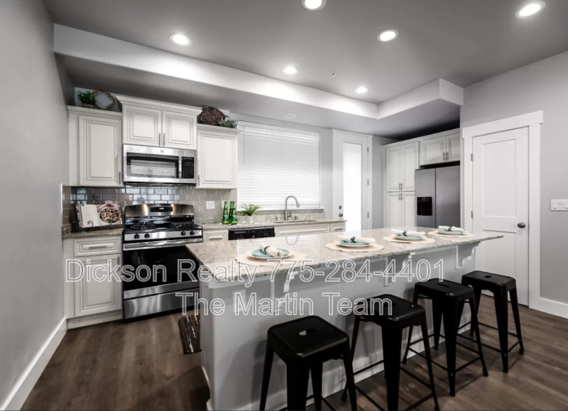 740 Bluffs Ct #103 - Photo 4 of 10