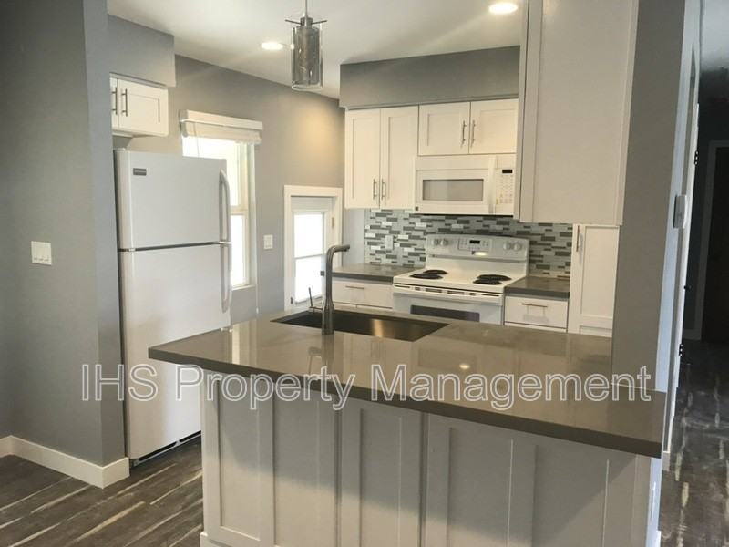 302 Bernard Ave - Photo 4 of 11