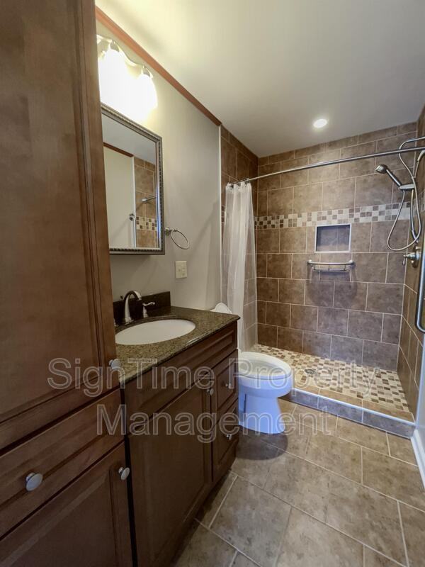 825 Armstrong Ave - Photo 5 of 10