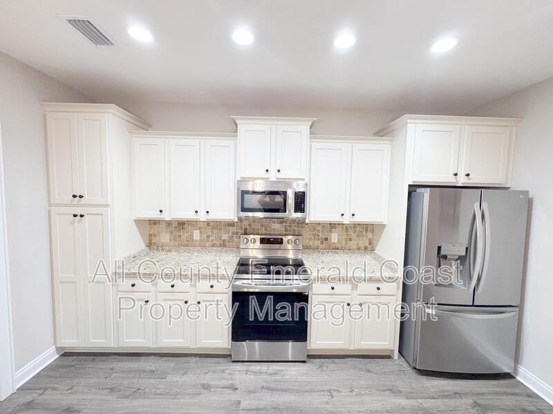 282 Magnolia St - Photo 7 of 47