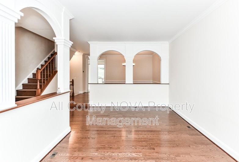 6006 Kelsey Ct - Photo 5 of 31
