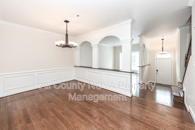 6006 Kelsey Ct - Photo 7 of 31