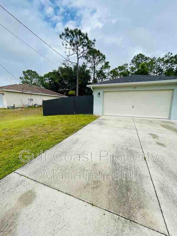 417 Broadmoor St - Photo 4 of 44
