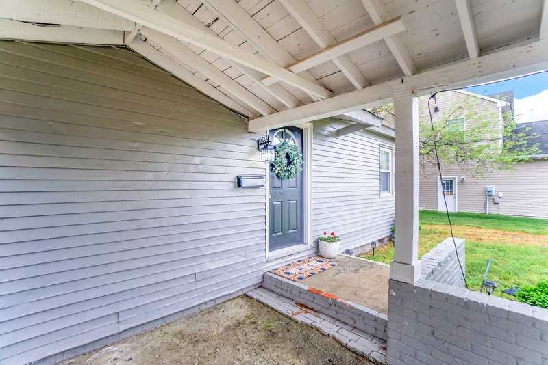 8105 Simons Dr - Photo 3 of 22