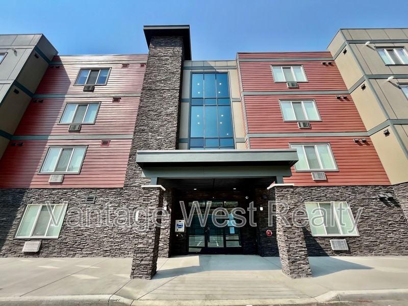 3301 Mckinley Beach Dr - Photo 3 of 36