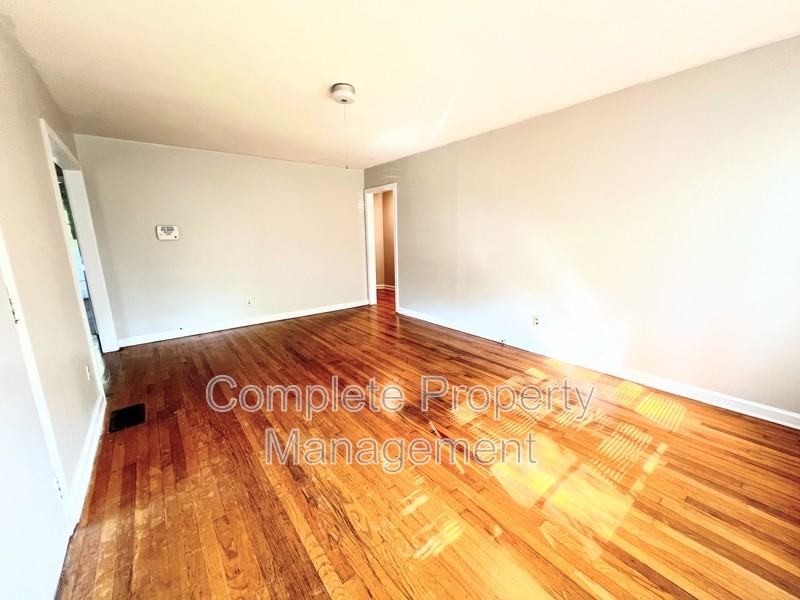 2608 2nd St Nw - Photo 4 of 10