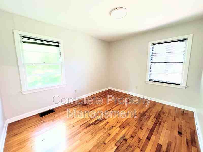 2608 2nd St Nw - Photo 5 of 10