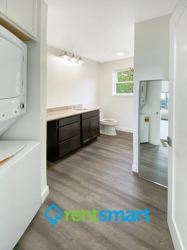 123 N 2nd St W #3 - Photo 5 of 11