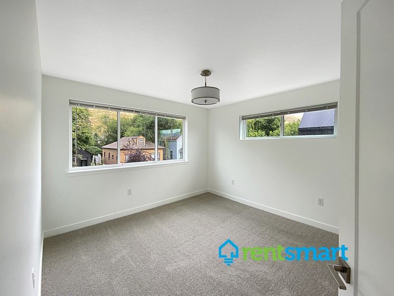 123 N 2nd St W #3 - Photo 6 of 11