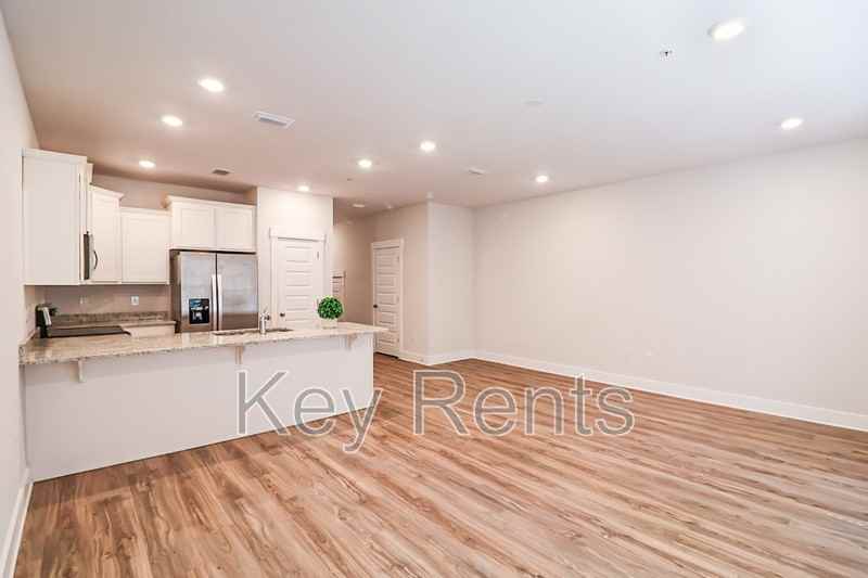 1646 Iroquois Ct - Photo 5 of 18
