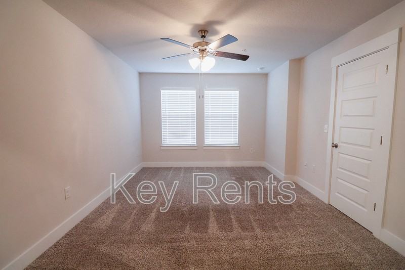 1646 Iroquois Ct - Photo 6 of 18