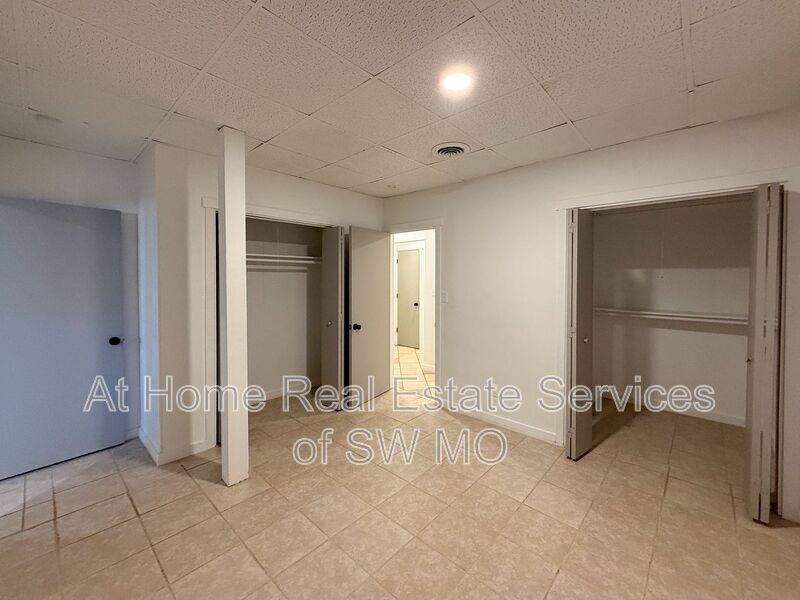 3342 E Linwood St #12 - Photo 4 of 8