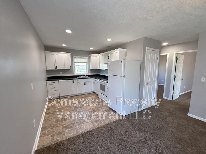 33980 W 83rd St - Photo 2 of 5