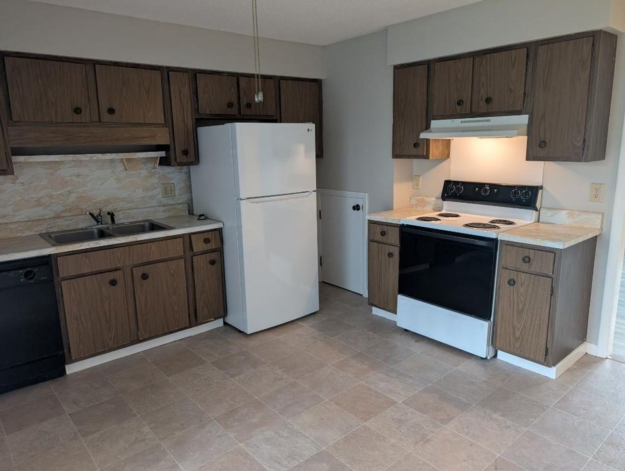 Lovell Road Apartment - Photo 5 of 26