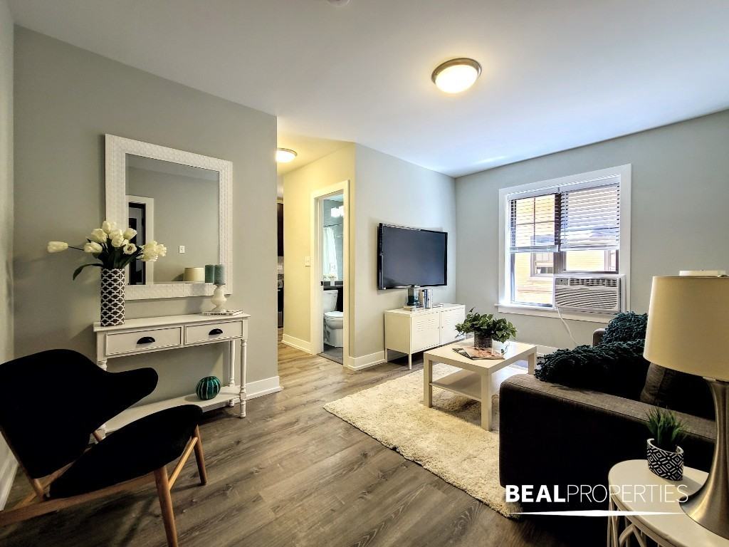 429 W Belden Ave #429A101 - Photo 2 of 12