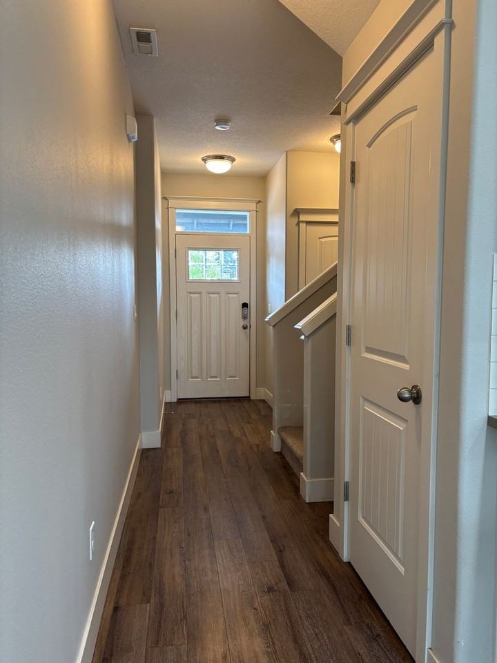 1734 E Darby Ct - Photo 2 of 26